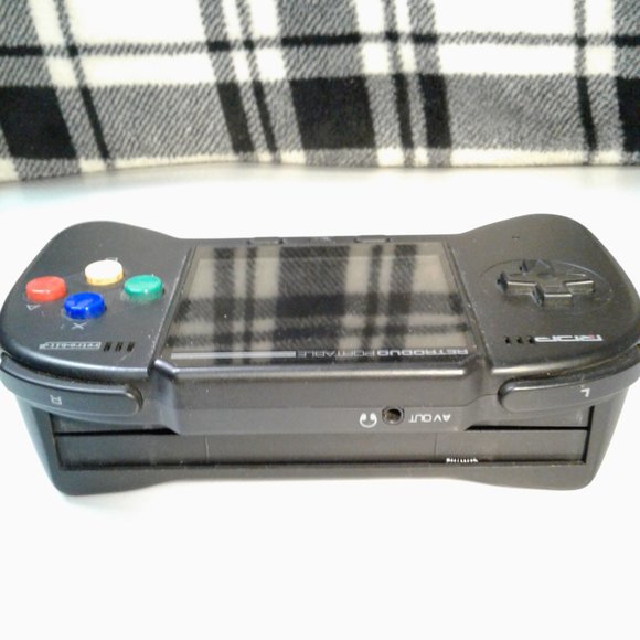 love old school nintendo well this handheld console lets you play old school NES - Picture 2 of 7